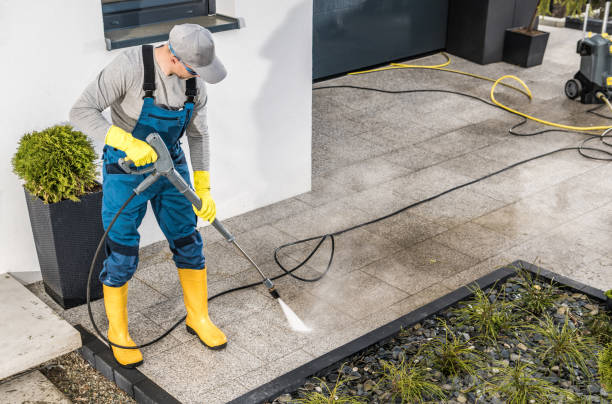 Best Deck Pressure Washing  in Little Round Lake, WI